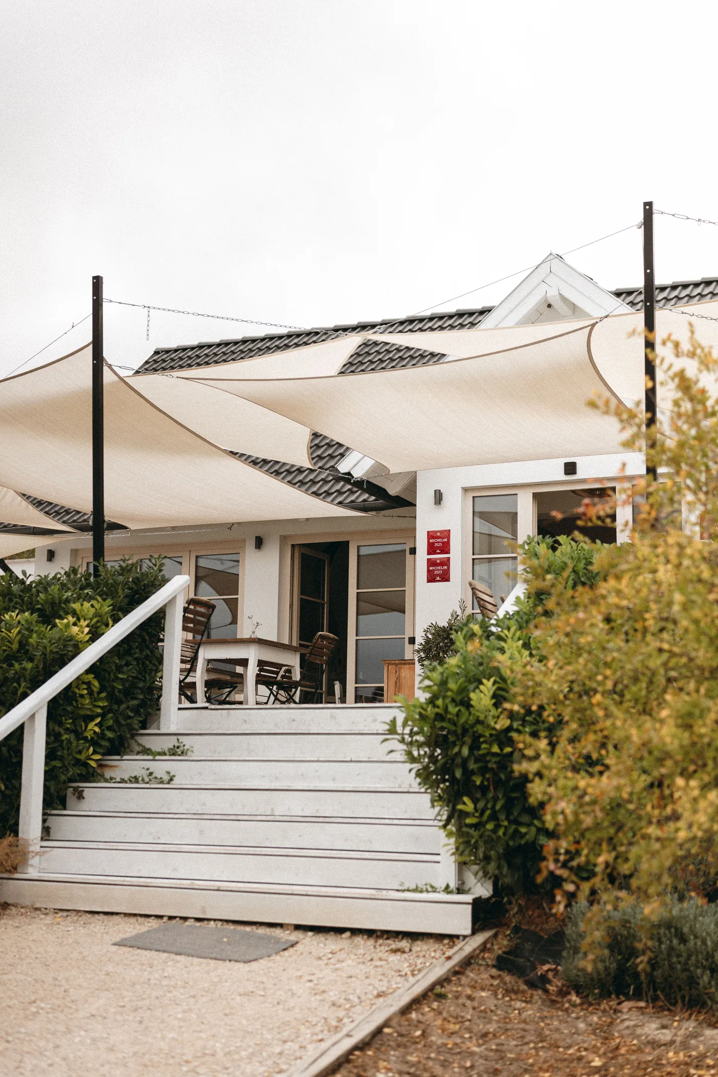 Eingang und Terrasse im Casa Christa Restaurant